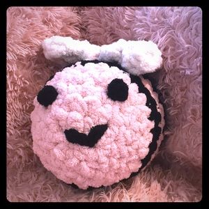I am selling handmade fluffy crocheted bees!